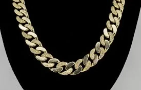 The Top Benefits of Wearing Gold Plated Chains for Men