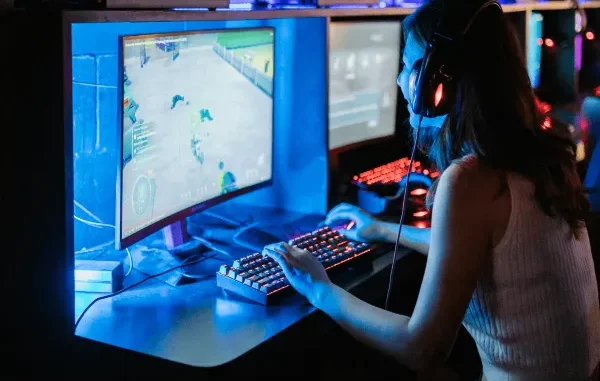 Game Design Essentials: Building Engaging Player Experiences