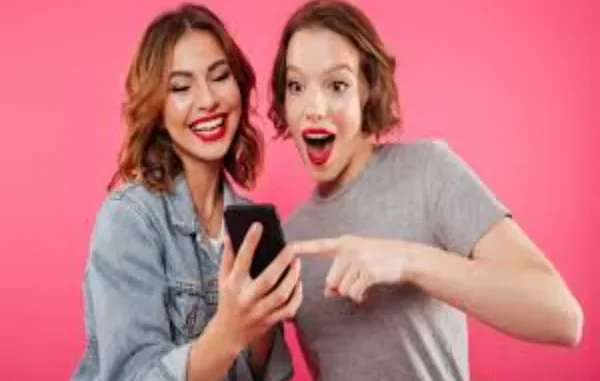 6 Best "Refer a Friend" Program Examples in 2025